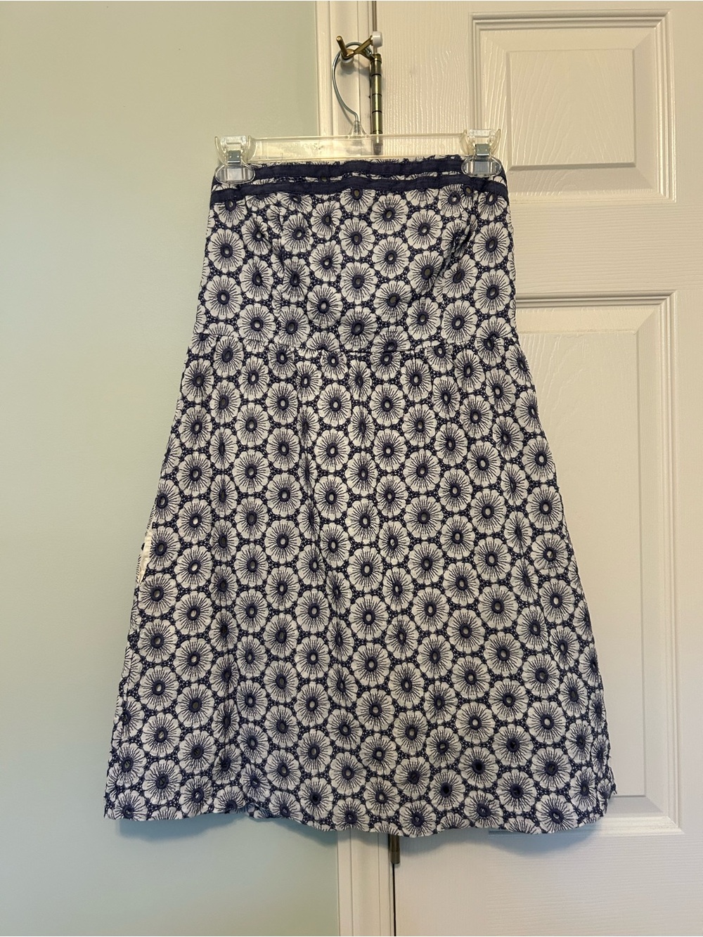 Vintage American Eagle Floral Print A-Line Skirt in Navy and White